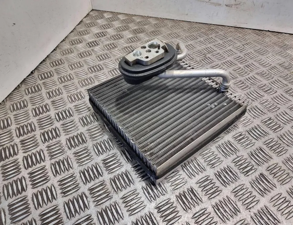 SKODA Octavia 2 generation (2004-2013) Výmeník tepla pre vnútorné kúrenie R134A,1K0820679 33570121