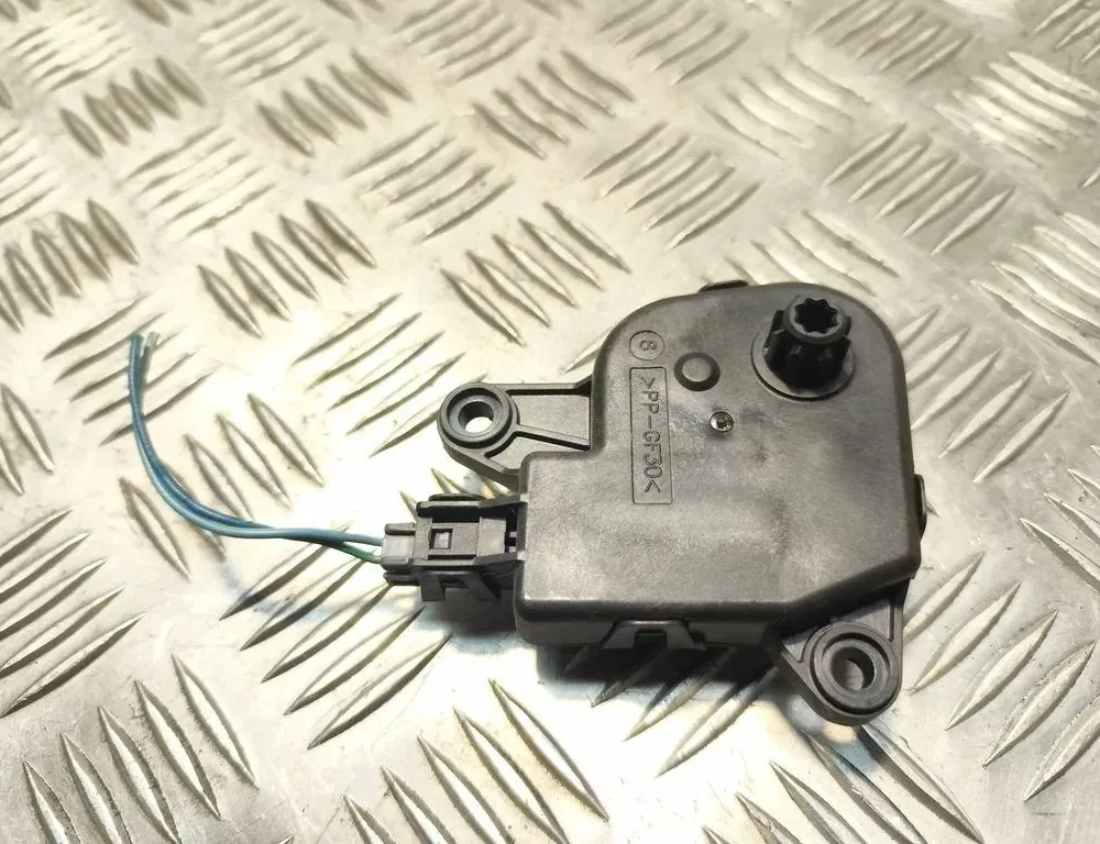 CHRYSLER Pacifica 1 generation (CS) (2003-2008) Interior Heater Flap Motor Actuator 04885465AA 33656639