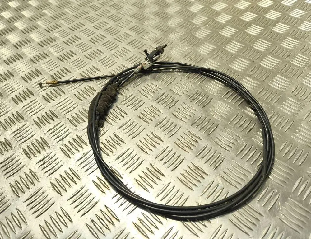 MAZDA 626 GC (1982-1987) трос топливного бака 33694052