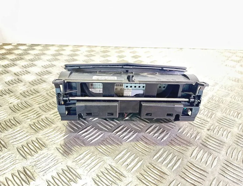 MERCEDES-BENZ C-Class W204/S204/C204 (2004-2015) Navigation Display A2048204297 33725642