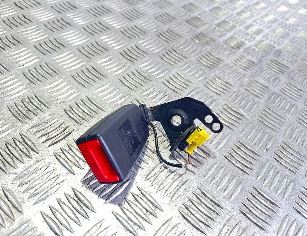 MERCEDES-BENZ C-Class W204/S204/C204 (2004-2015) Застежка сиденья задняя левая A2048602569 33740056