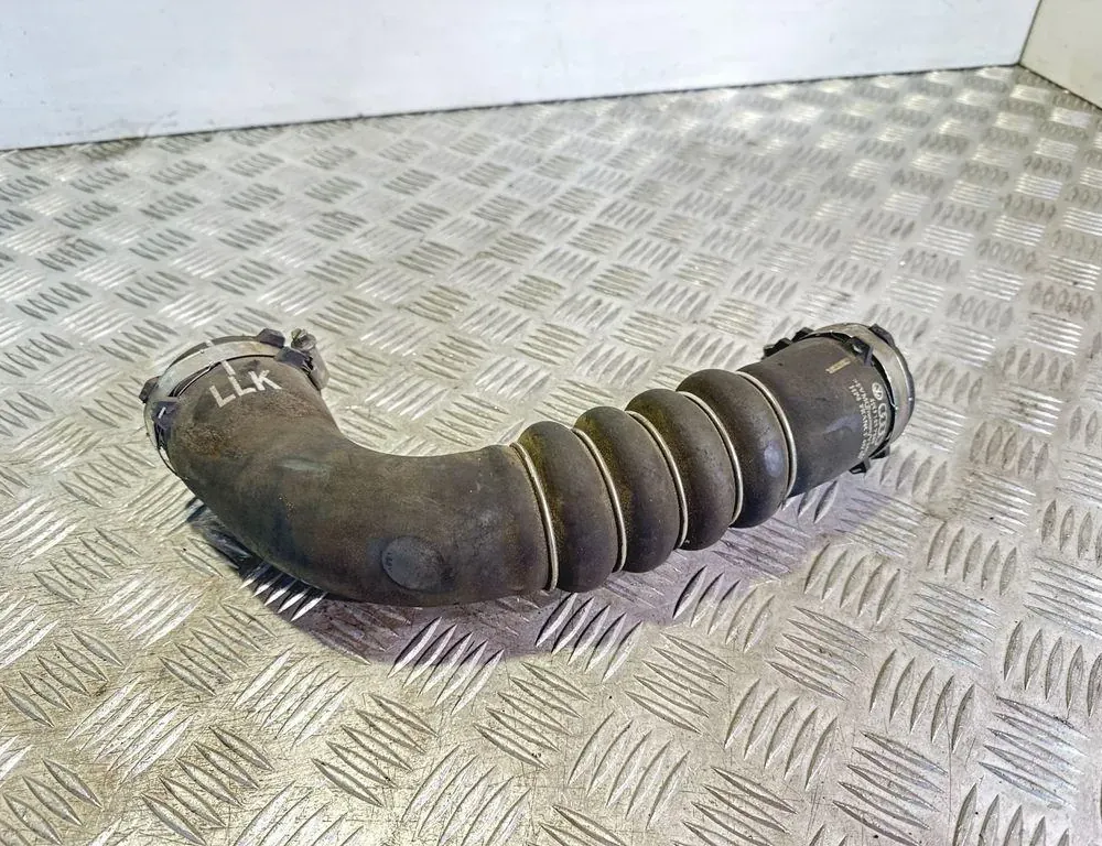 AUDI A6 C6/4F (2004-2011) шланг радиатора интеркулера 4F0145738F 33748012