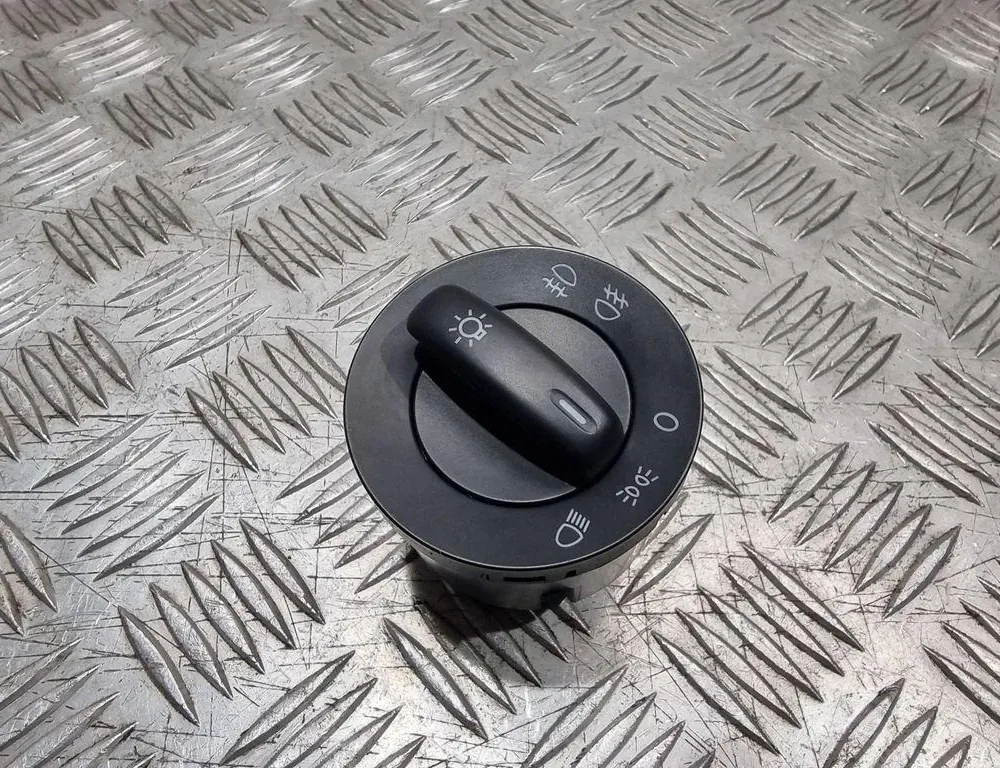 VOLKSWAGEN Golf Plus 1 generation (2004-2009) Ovládacia jednotka vypínača svetlometu 1K0941431Q 34151025