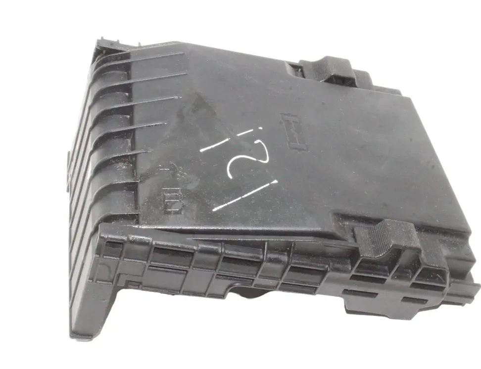 VOLKSWAGEN Scirocco 3 generation (2008-2020) Kryt poistkovej skrinky 1K0937132F 23204454