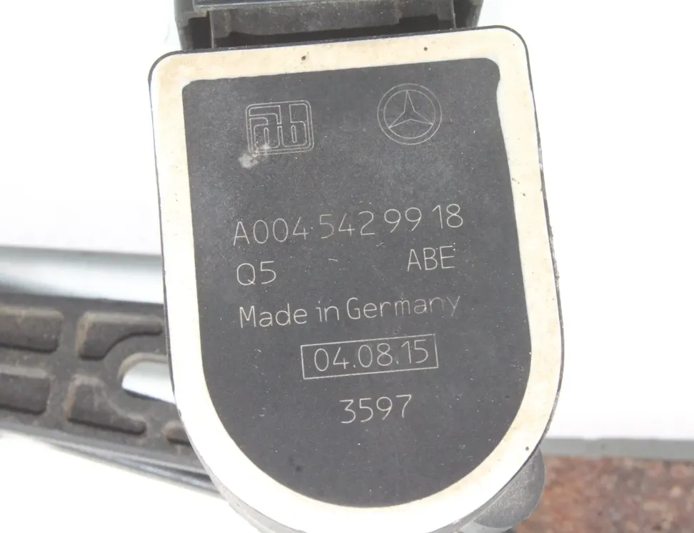 MERCEDES-BENZ GLA-Class X156 (2013-2020) Pravý predný snímač hladiny A0045429918 31567242