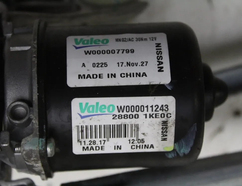 NISSAN Juke YF15 (2010-2020) Mechanizmus stierača predného čelného skla 288001KE0C 33525114