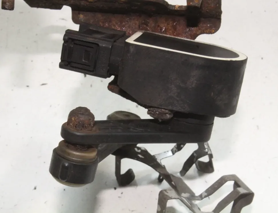 MERCEDES-BENZ C-Class W205/S205/C205 (2014-2023) Датчик уровня передний левый 33568776