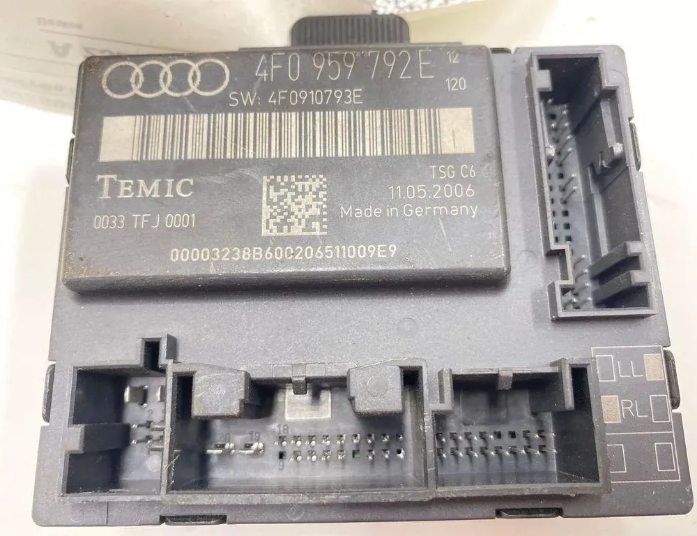AUDI A6 C8/4K (2018-2024) Блок управления дверей задние правые 4F0959792E 33271921