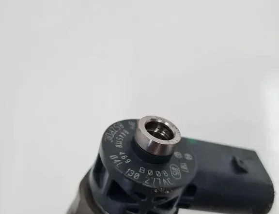 AUDI A4 B7/8E (2004-2008) Palivový vstrekovač 04L130277AC 33277050