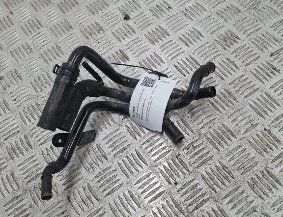 VOLKSWAGEN Golf 8 generation (2019-2023) Chladiace hadice 04L121064A 33295400