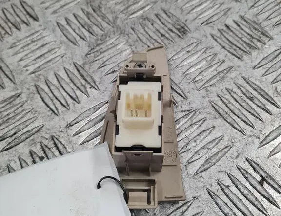 TOYOTA Avensis 2 generation (2002-2009) Кнопка стеклоподъемника передней левой двери 33302866