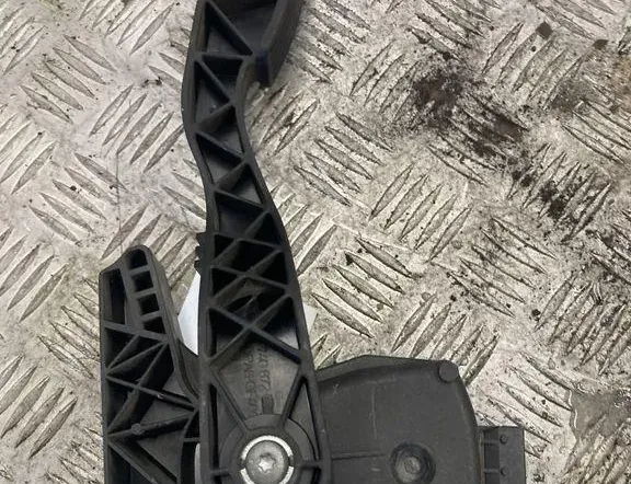 OPEL Ampera Plynový pedál 93335443 33306408