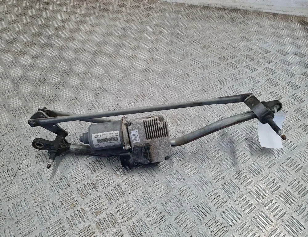 AUDI A4 B7/8E (2004-2008) Mechanizmus stierača predného čelného skla 8K2955119A 33306774
