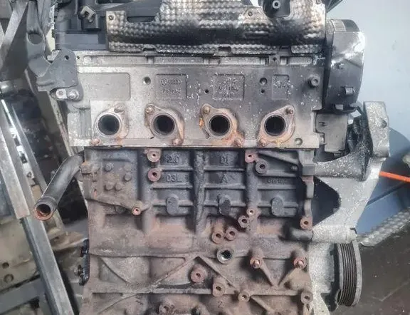 VOLKSWAGEN Passat B7 (2010-2015) Engine CBD 33307907