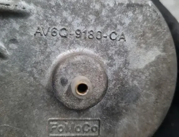 VOLVO V40 Cross Country 1 generation (2012-2020) Skriňa palivového filtra AV6Q9180CA 33308119