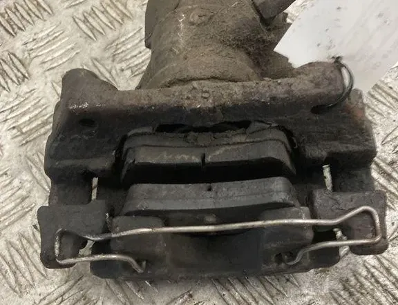 VOLVO V50 1 generation (2003-2012) Ľavý zadný brzdový strmeň 33308960