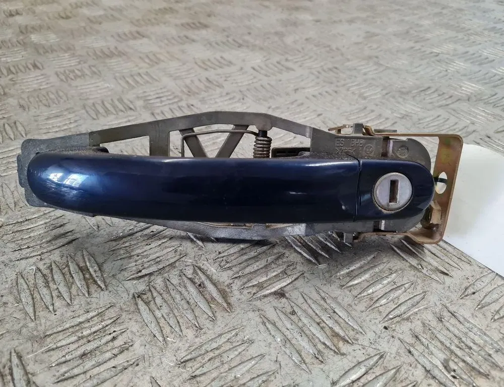VOLKSWAGEN Touran 1 generation (2003-2015) Left Side Sliding Door Exterior Handle 33310997