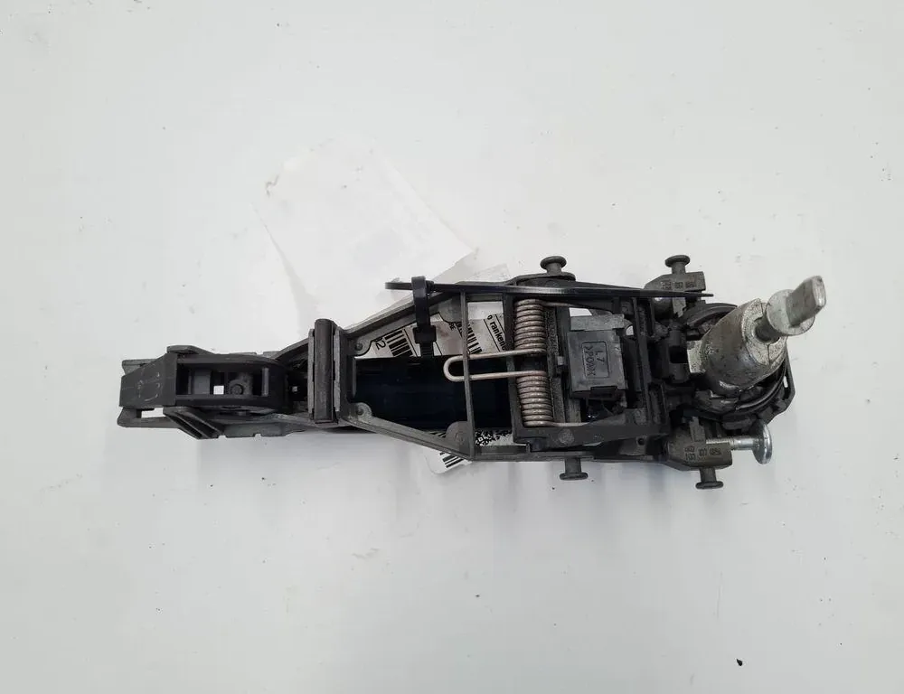 VOLKSWAGEN Golf 8 generation (2019-2023) Наружная ручка боковых левых дверей 1K0839885A 33389269