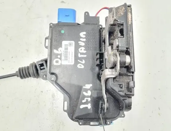 SKODA Octavia 2 generation (2004-2013) Замок задней правой двери 7L0839016D 33390478