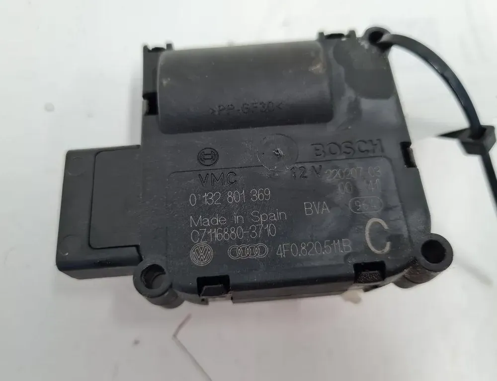 AUDI A6 C6/4F (2004-2011) Клапаны управления внутренним подогревом 4F0820511B 33390958