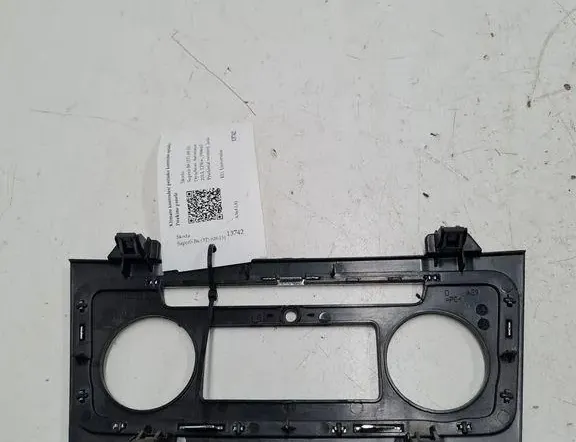 SKODA Superb 1 generation (2001-2008) Отделочный щит панели 3T0863152D 33392322