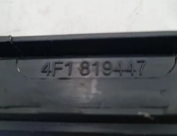 AUDI A6 C6/4F (2004-2011) Predný stierač lišta 4F1819447 33393094