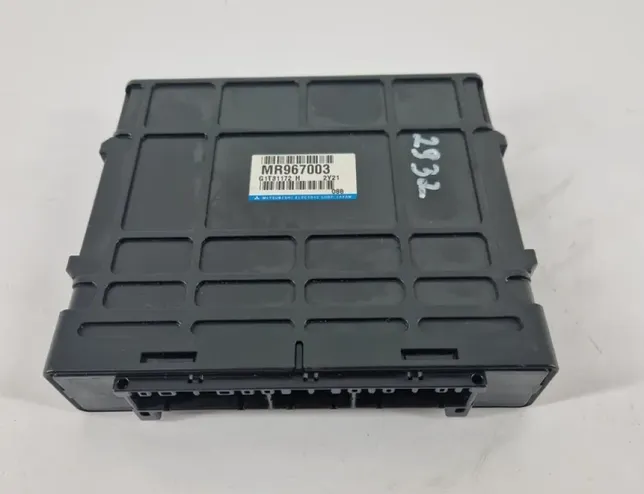 MITSUBISHI Pajero 3 generation (1999-2006) Riadiaca jednotka motora MR967003 34481330