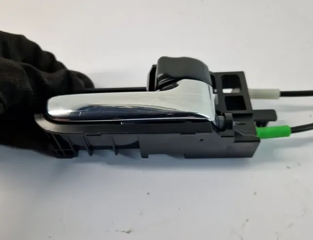 DAIHATSU Sirion M3 (2004-2015) Zámok pravých zadných dverí 90825134 33507751