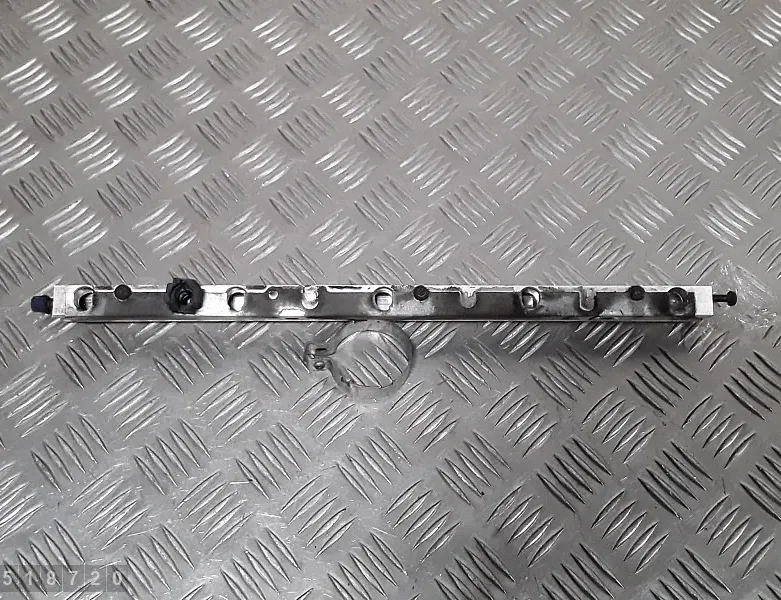 LAND ROVER Defender 1 generation (1983-2016) Топливная магистраль левая 33705619