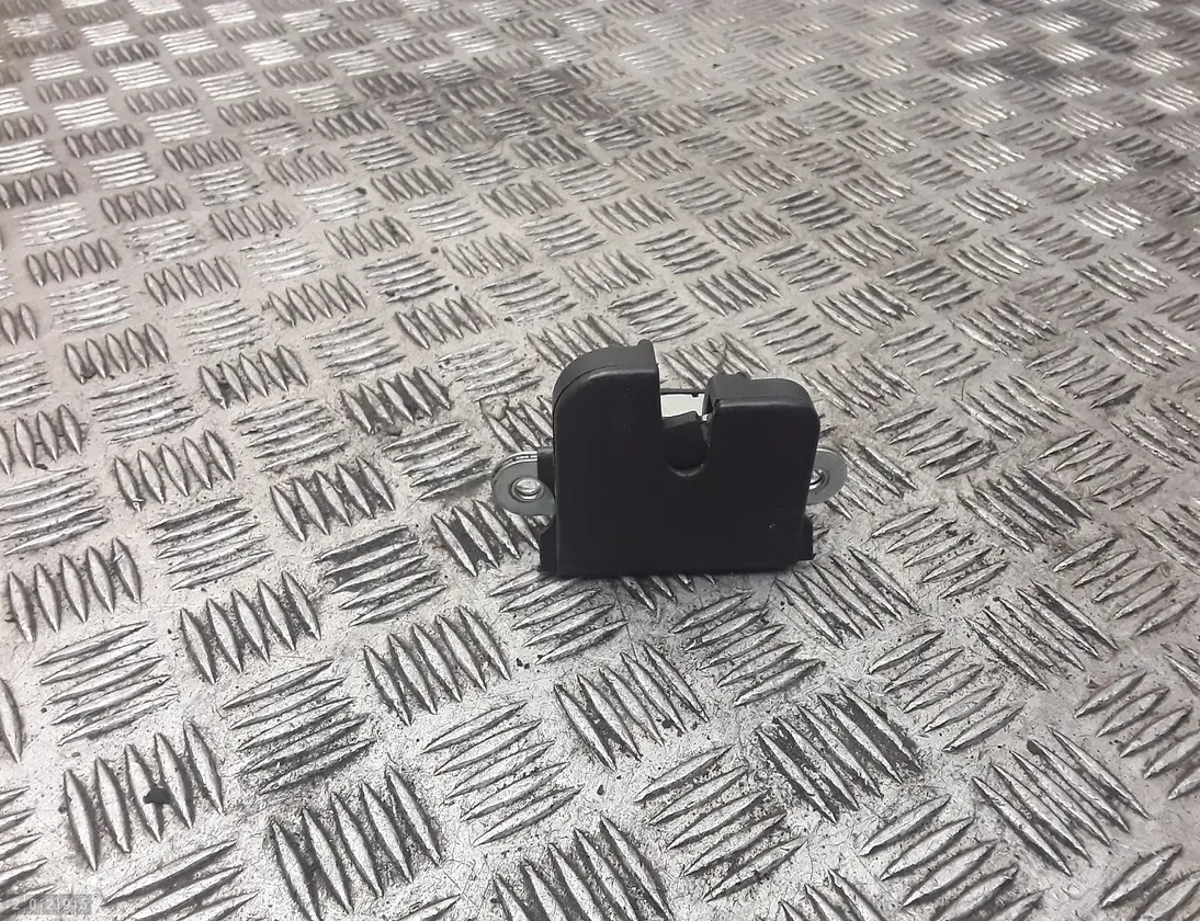 VOLKSWAGEN Touran 1 generation (2003-2015) Замок крышки багажника 33918354