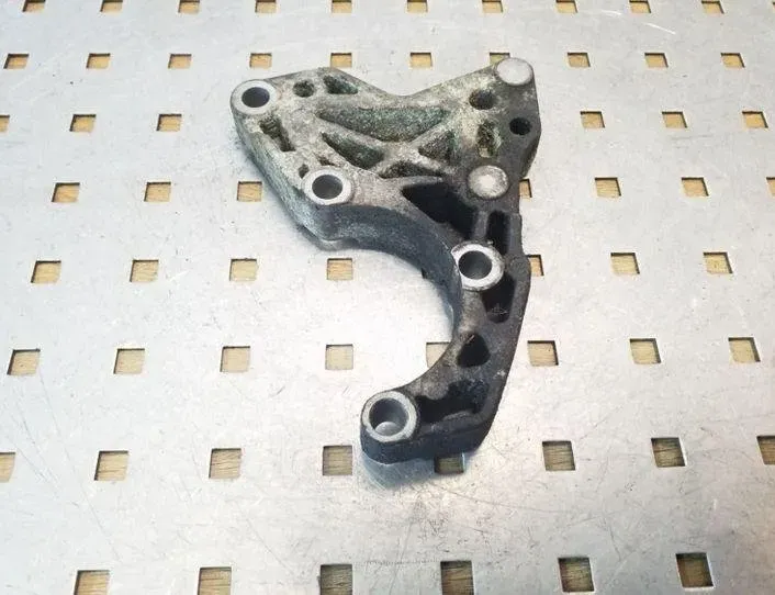 BMW 5 Series E39 (1995-2004) Držiak na montáž čerpadla posilňovača riadenia 2247556 25120940