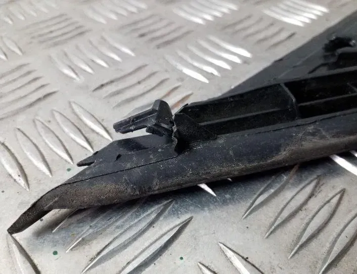 OPEL Astra K (2015-2021) Ľavé predné dverové lemovanie 39041993 25147029