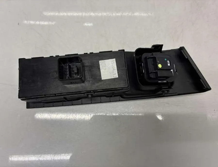 VOLKSWAGEN Passat B7 (2010-2015) Vypínač ľavého okna predných dverí 5k4959857,5k4959857xsh,5k4959857axsh 33562900