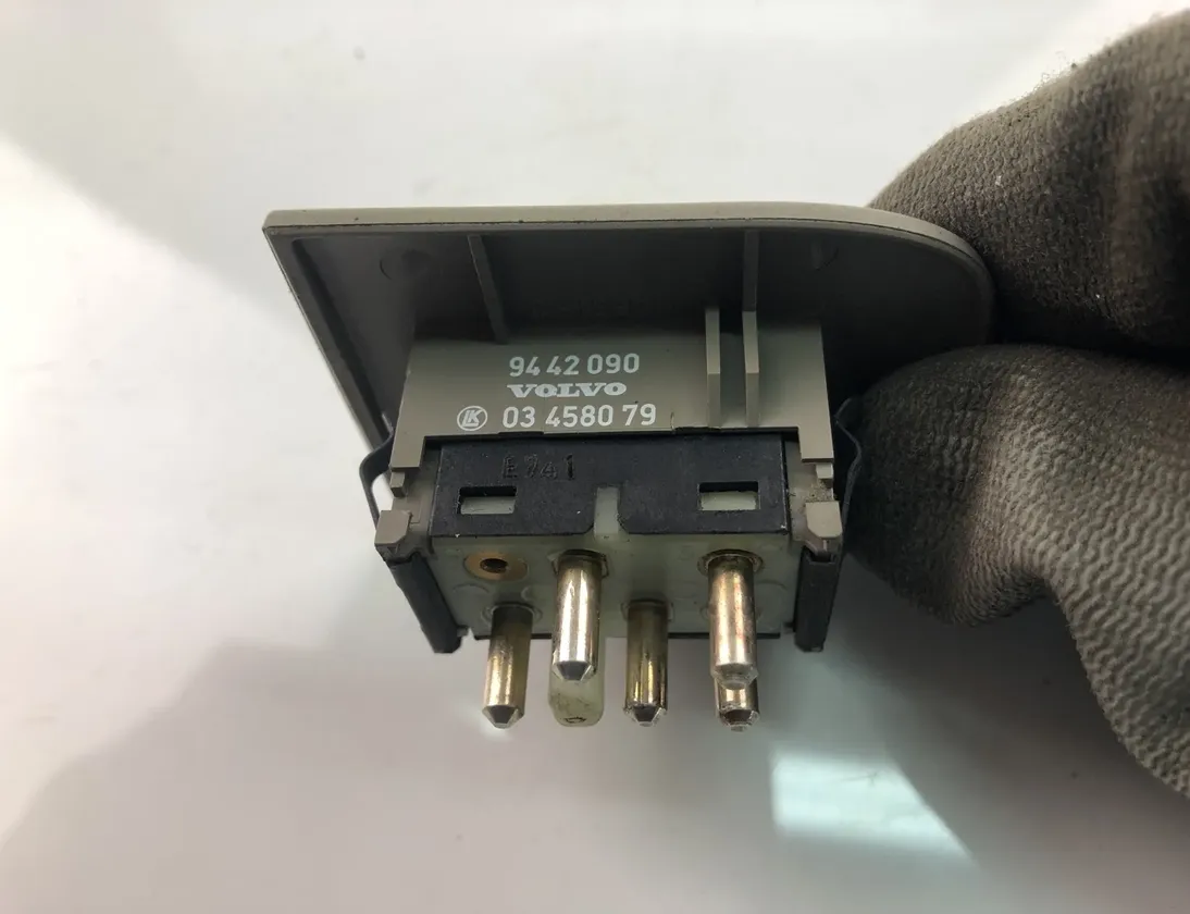 VOLVO 960 1 generation (1990-1996) Vypínač ľavého okna predných dverí 9442090 17775249