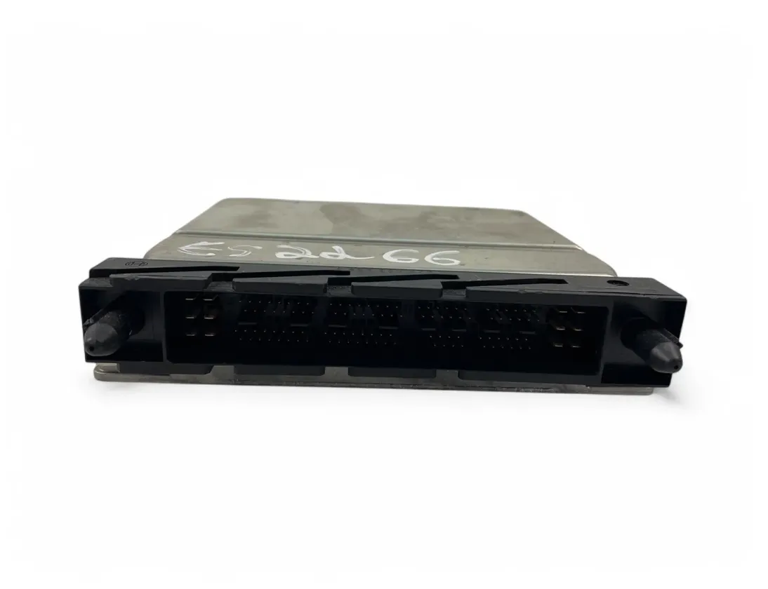 VOLVO XC70 2 generation (2000-2007) Engine Control Unit ECU 0261208289,30668478A 29063577