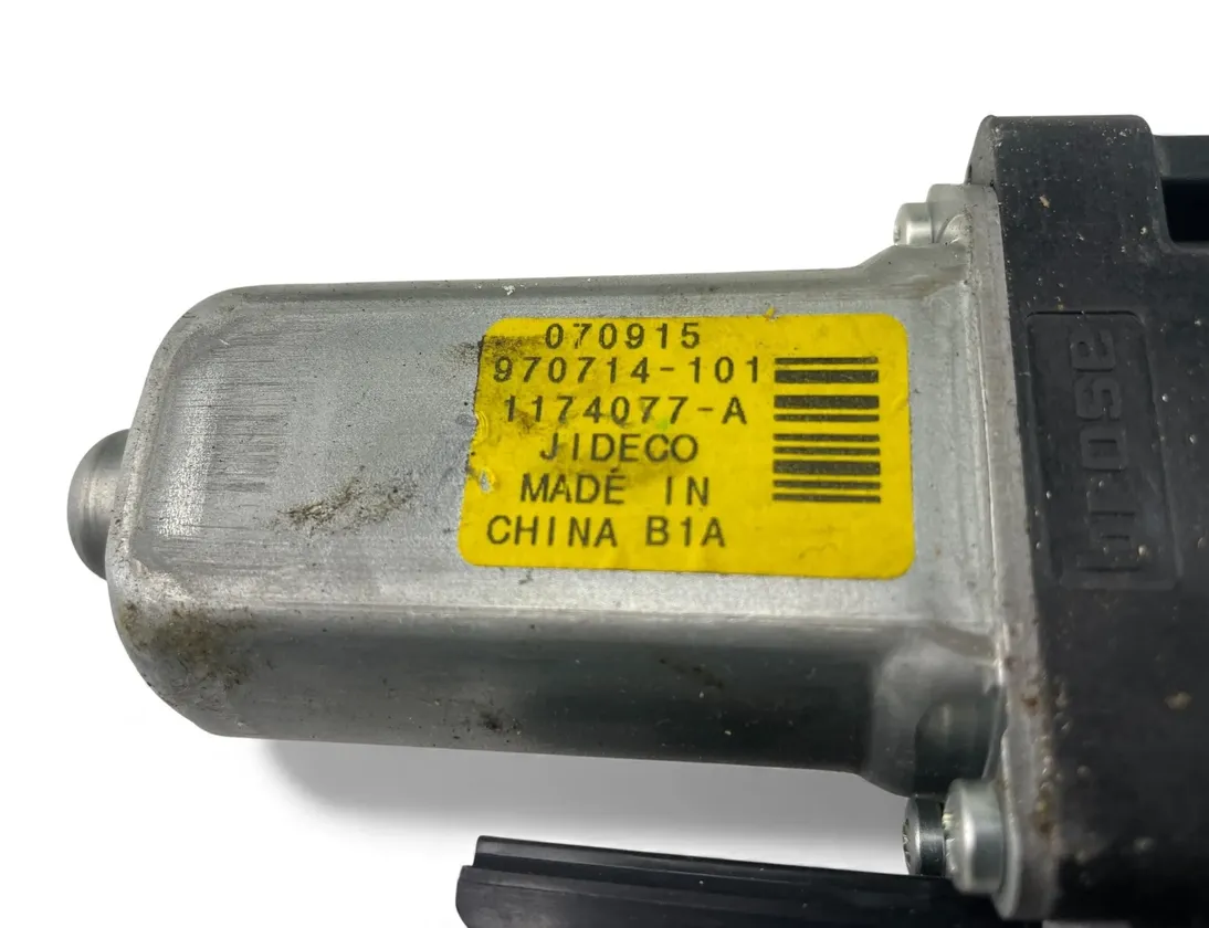 VOLVO V70 3 generation (2007-2020) Motor ovládania okna pravých predných dverí 970714-101 33478236