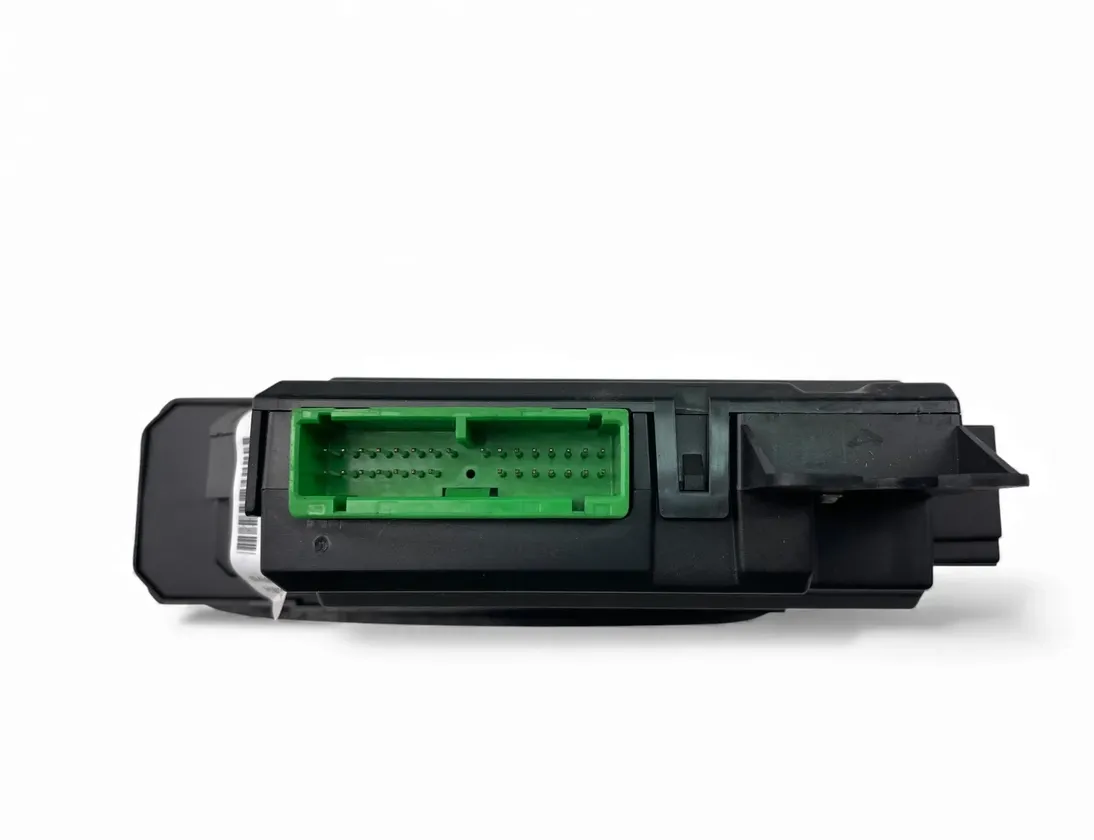 VOLVO V70 3 generation (2007-2020) Vypínač pravého predného dverového okna 30773895 33509714