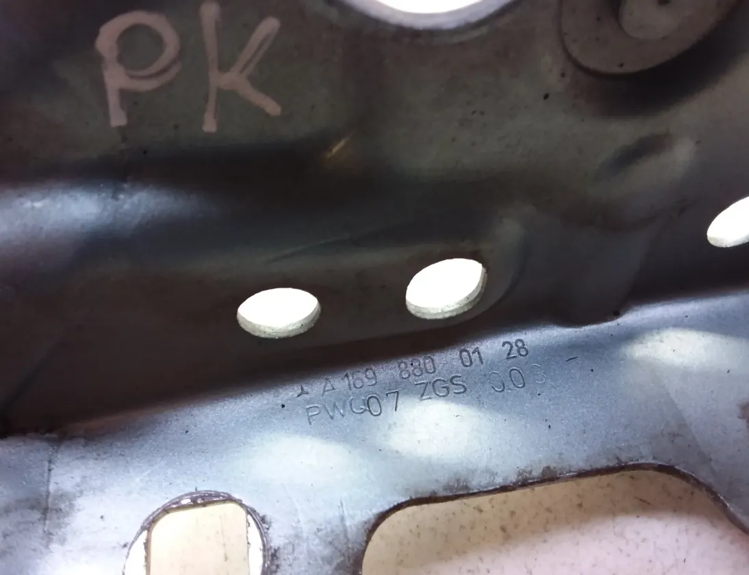 MERCEDES-BENZ A-Class W169 (2004-2012) Ľavý predný pant kapoty A1698800128 14243305