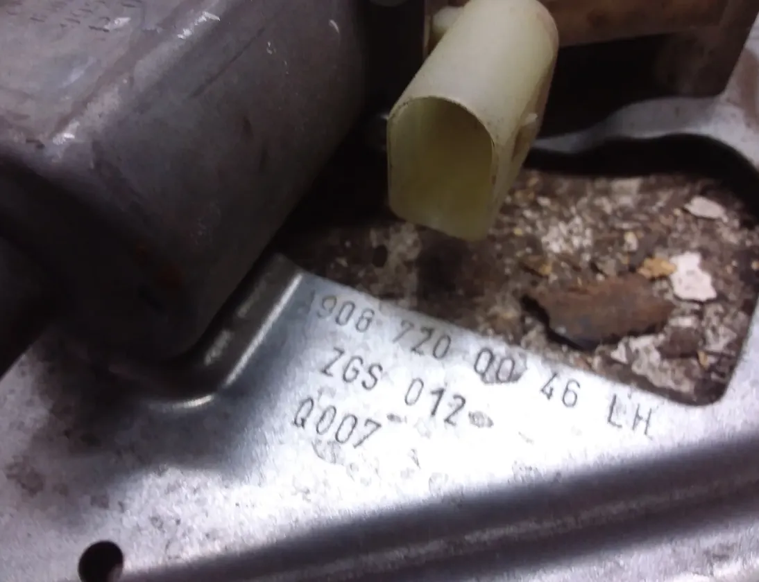 MERCEDES-BENZ Sprinter 2 generation (906) (2006-2018) Regulátor okna ľavých predných dverí A9067200046 33623498