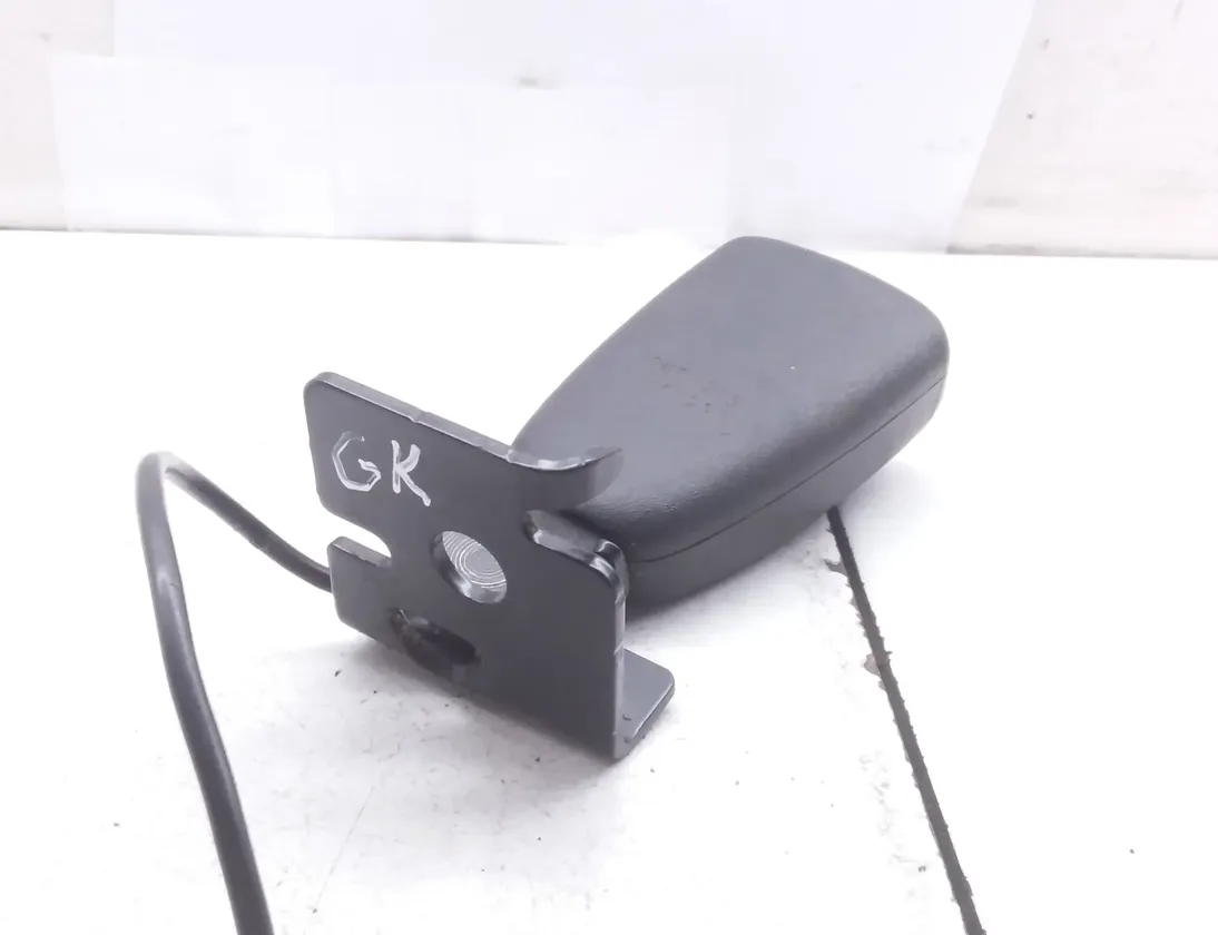 VOLVO V50 1 generation (2003-2012) Застежка сиденья задняя левая 8664753,314125 33788198