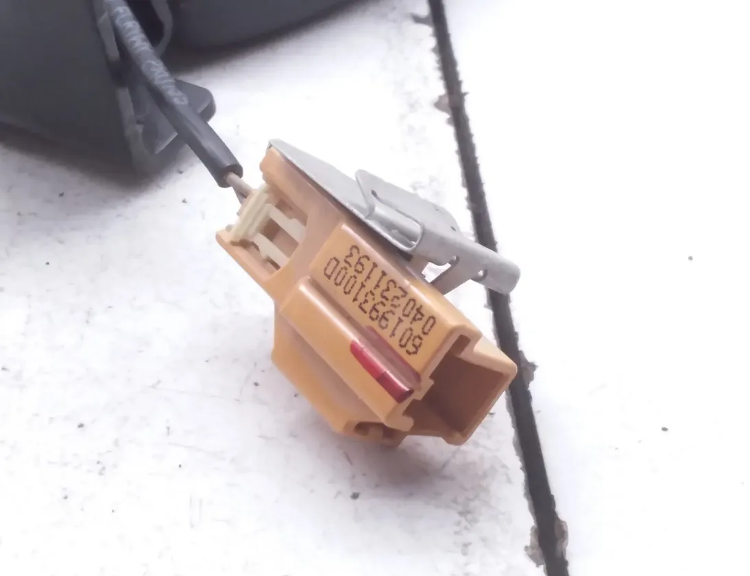 VOLVO V50 1 generation (2003-2012) Застежка сиденья задняя левая 8664753,314125 33788198