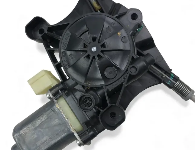 VOLKSWAGEN Tiguan 2 generation (2016-2024) Motor ovládania okna pravých predných dverí 5Q0959802C 33327375