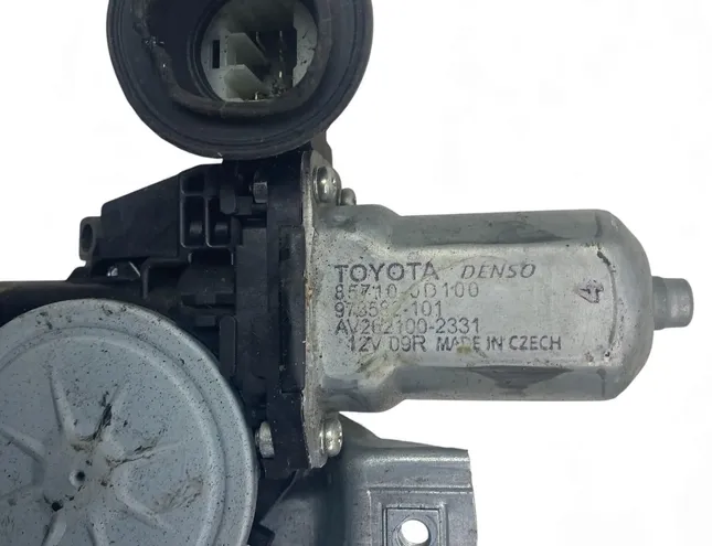 TOYOTA Auris 1 generation (2006-2012) Motor ovládania okna pravých predných dverí 85710-0D100 33333750