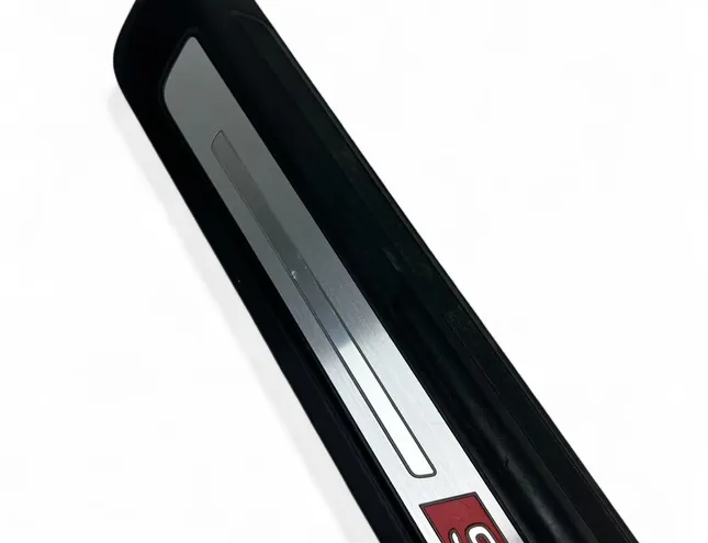 AUDI Q5 FY (2016-2024) Отделка переднего левого подоконника 80A947417 33371211