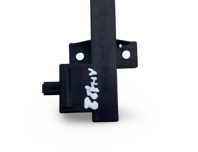 AUDI A8 D4/4H (2010-2018) Anténa pre bezkľúčový vstup 8K0907247 33523584