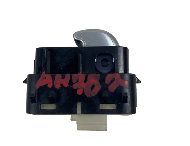 MERCEDES-BENZ C-Class W205/S205/C205 (2014-2023) Кнопки управления правым сиденьем A2059058404 33559111