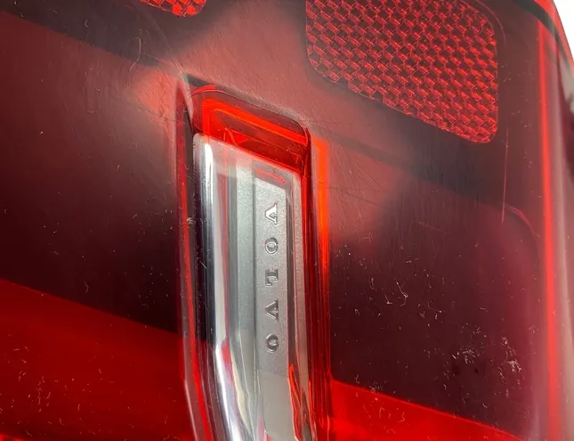 VOLVO V60 2 generation (2018-2023) Фонарь задний левый 32228898 33728694