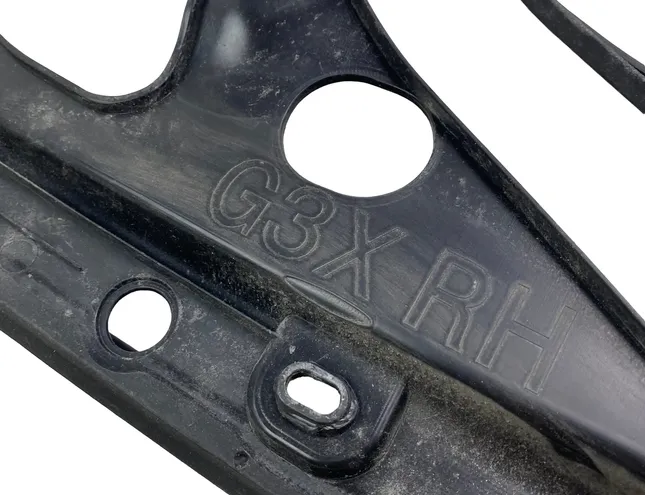 BMW 5 Series G30/G31 (2016-2023) Front Right Fender Holder 7349606 33920364