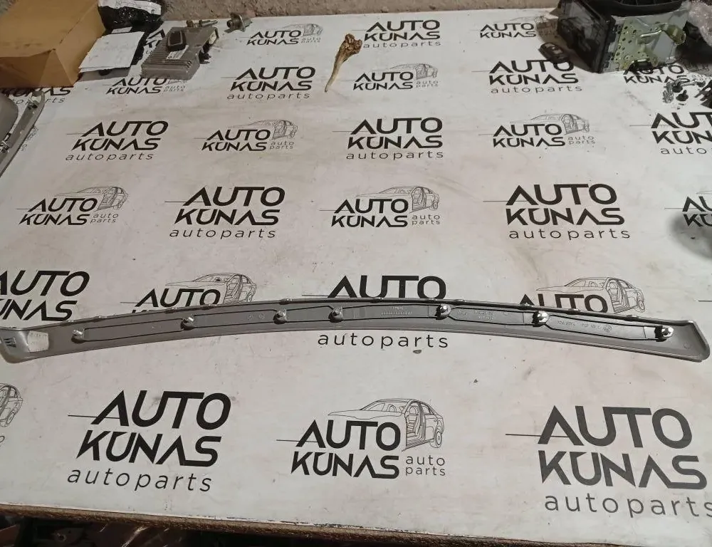 BMW 3 Series E90/E91/E92/E93 (2004-2013) Ostatné časti výbavy 52850610 33170012