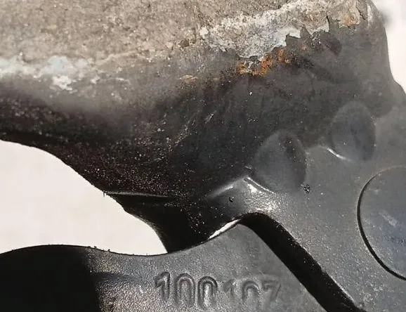 AUDI A6 C6/4F (2004-2011) Ľavý predný pant kapoty 100107 33170357